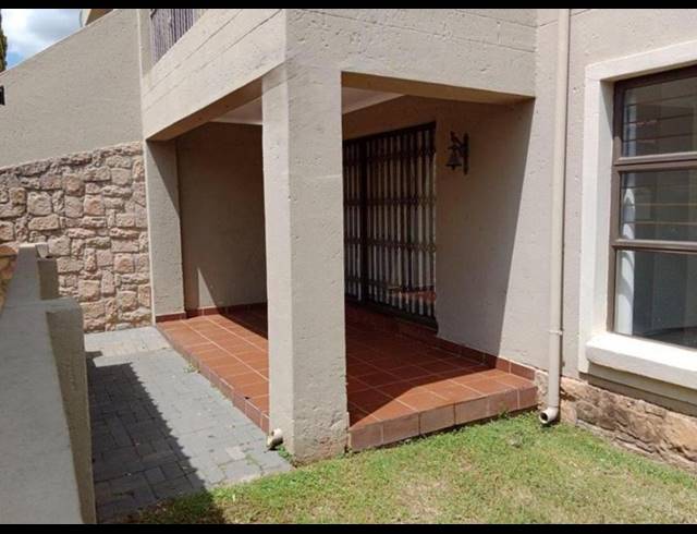 2 BEDROOM APARTMENT FOR SALE IN FOURWAYS